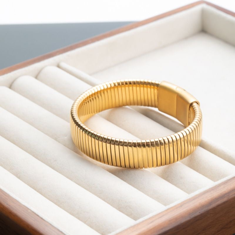 Round vertical stripe bracelet