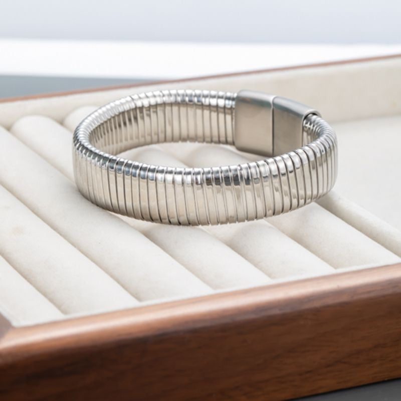 Round vertical stripe bracelet