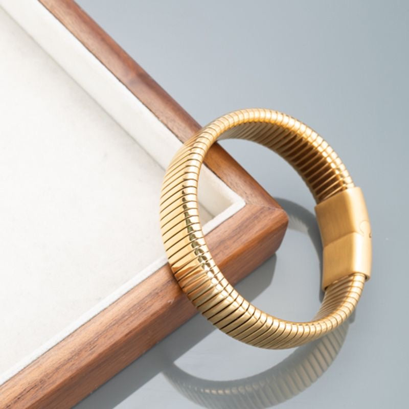 Round vertical stripe bracelet